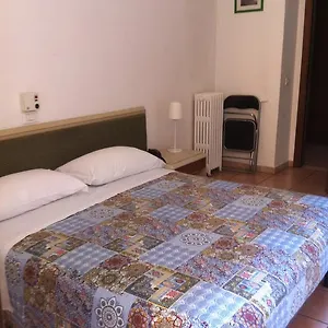 Отель Gambara 